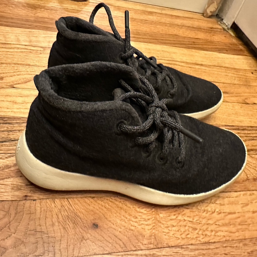 Gray/White Wool Runners Mizzles